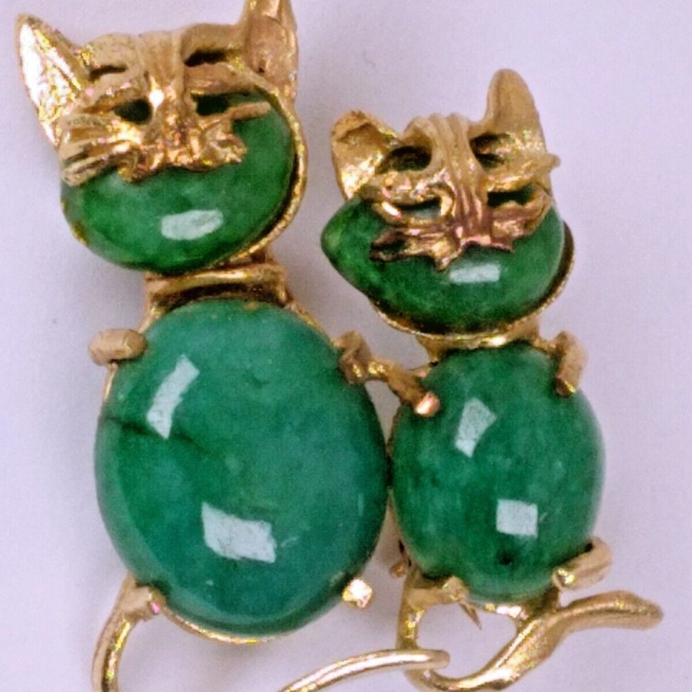 Antique Estate 14K Chinese Solid Gold and Jade Cat Brooch (early to mid-century)